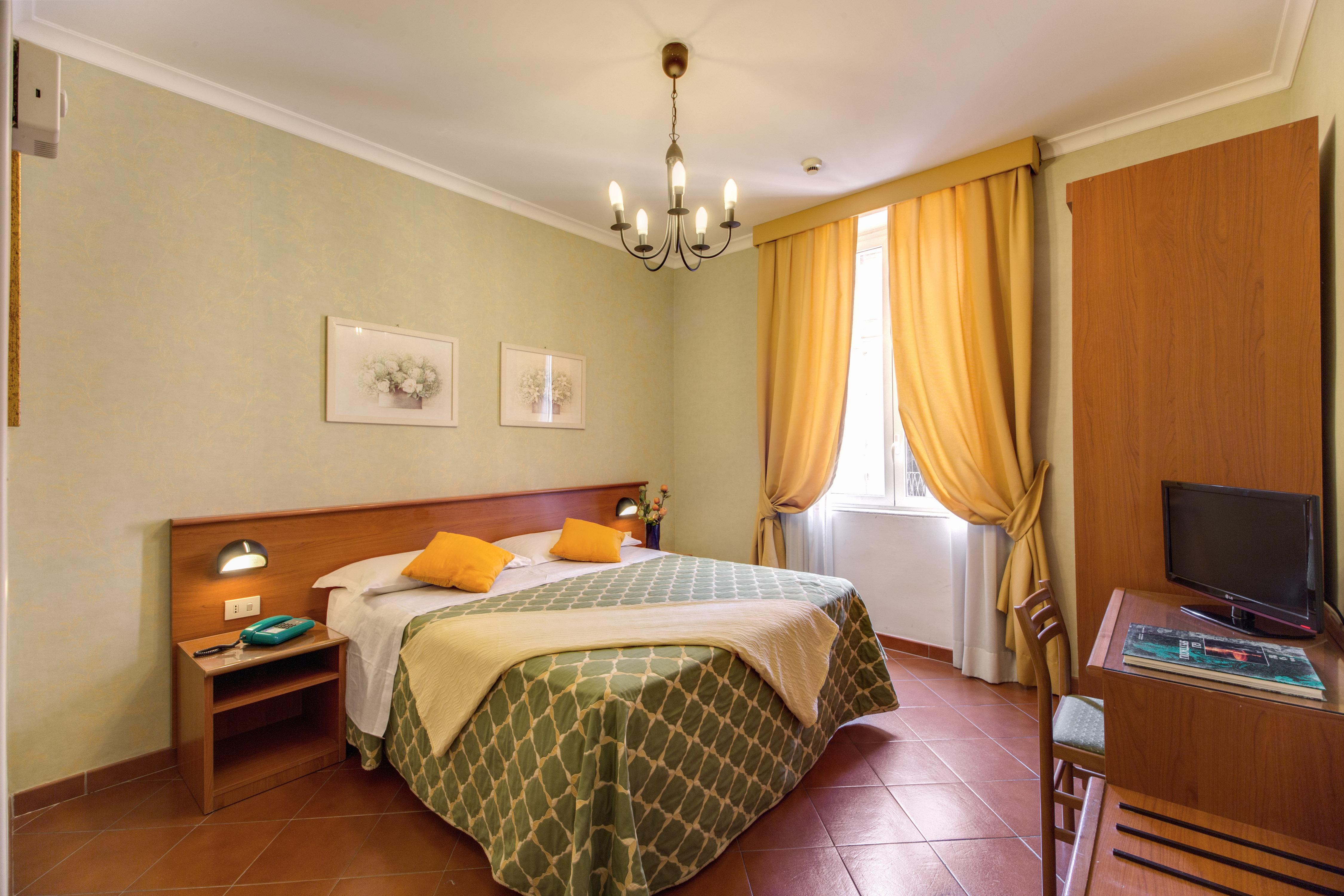 Hotel Corona Rome Exterior photo