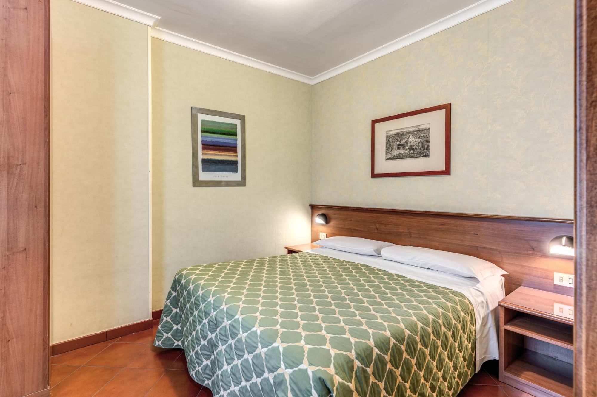 Hotel Corona Rome Exterior photo
