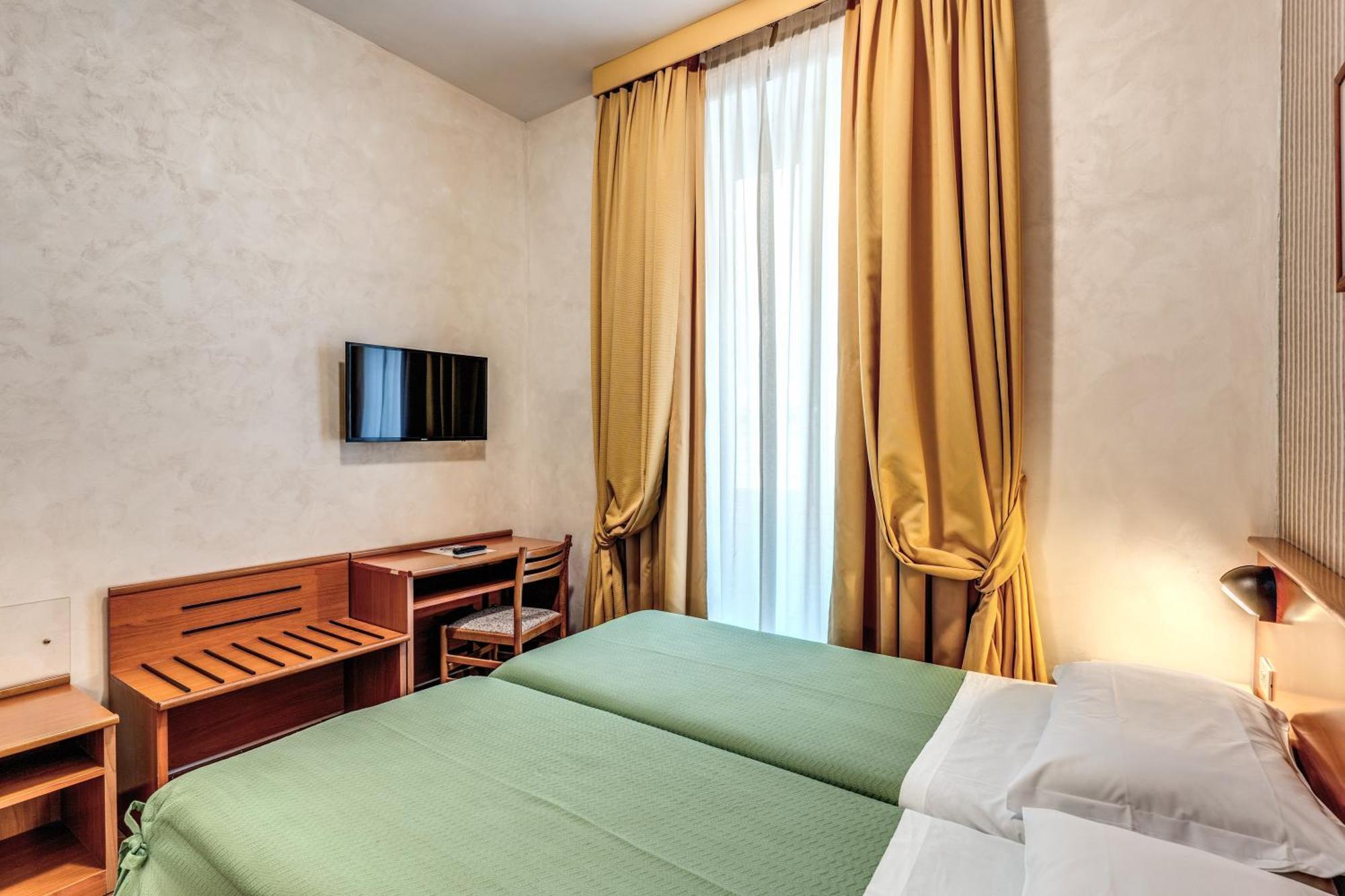 Hotel Corona Rome Exterior photo
