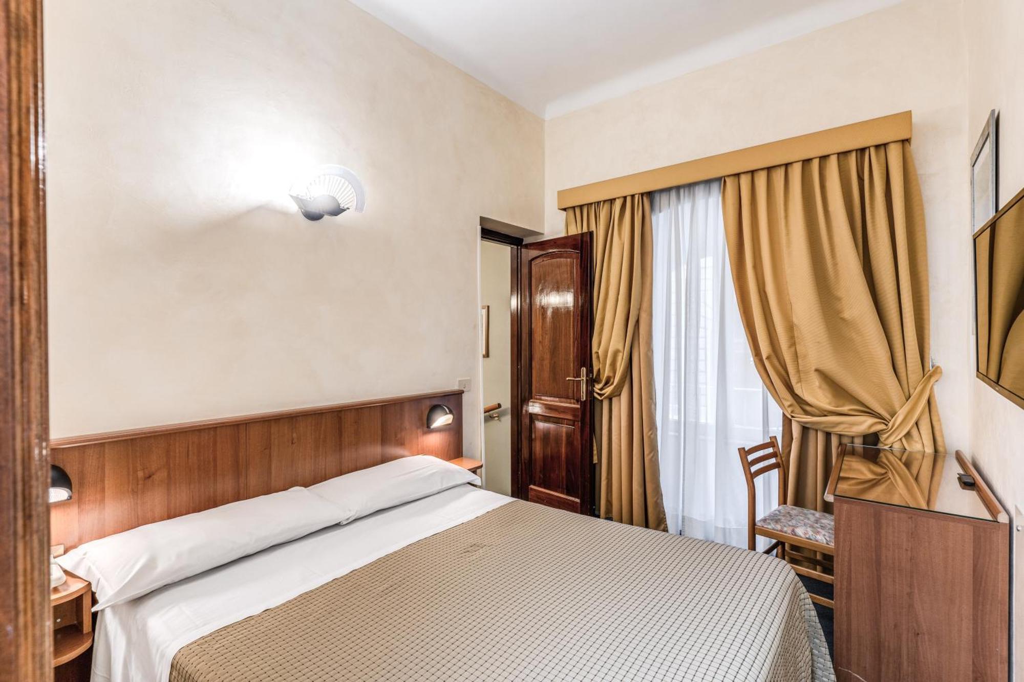 Hotel Corona Rome Exterior photo